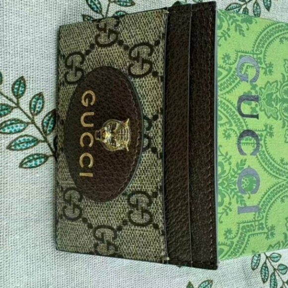 Gucci GG Supreme Card Organizer, Brown & Gold Details - Picture 4 of 5